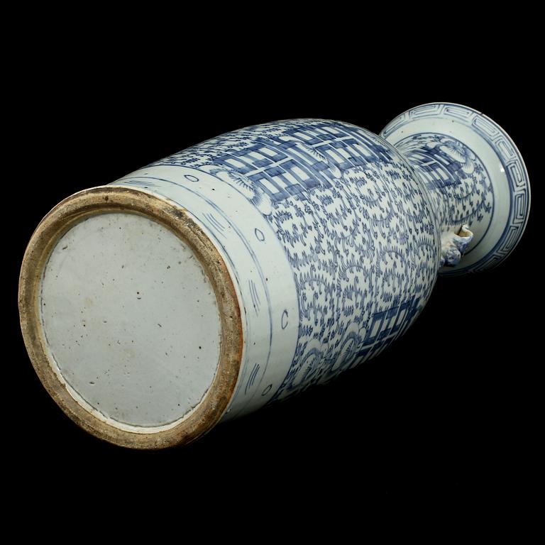 GOLVURNA, porslin, Kina, 1800-tal.