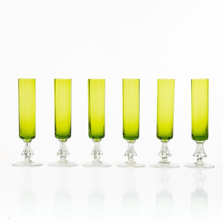 Champagnestrutar, 6 st, gröntonat glas, 1900-tal.