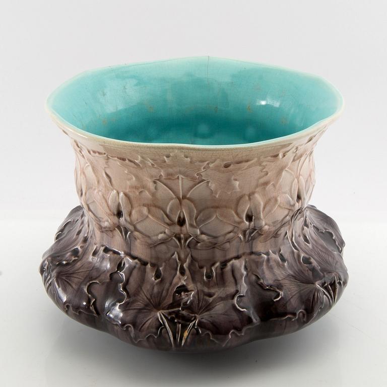 Rörstrand, an Art Nouveau creamware flower pot, early 1900s.