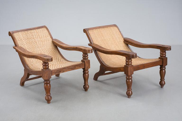 VILSTOLAR, ett par, kolonialstil. 1900/2000-tal.