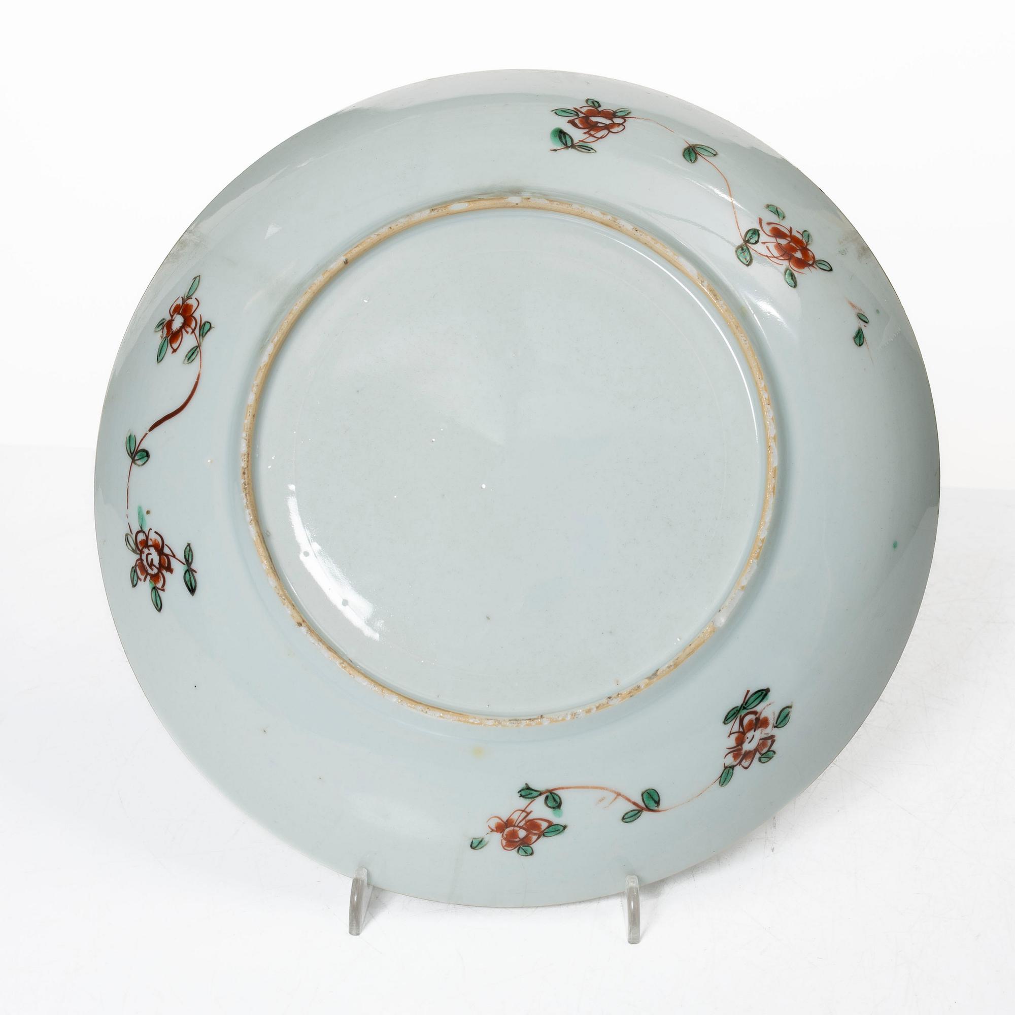 A pair of Chinese famille verte dishes, Qing dynasty, 18th century.