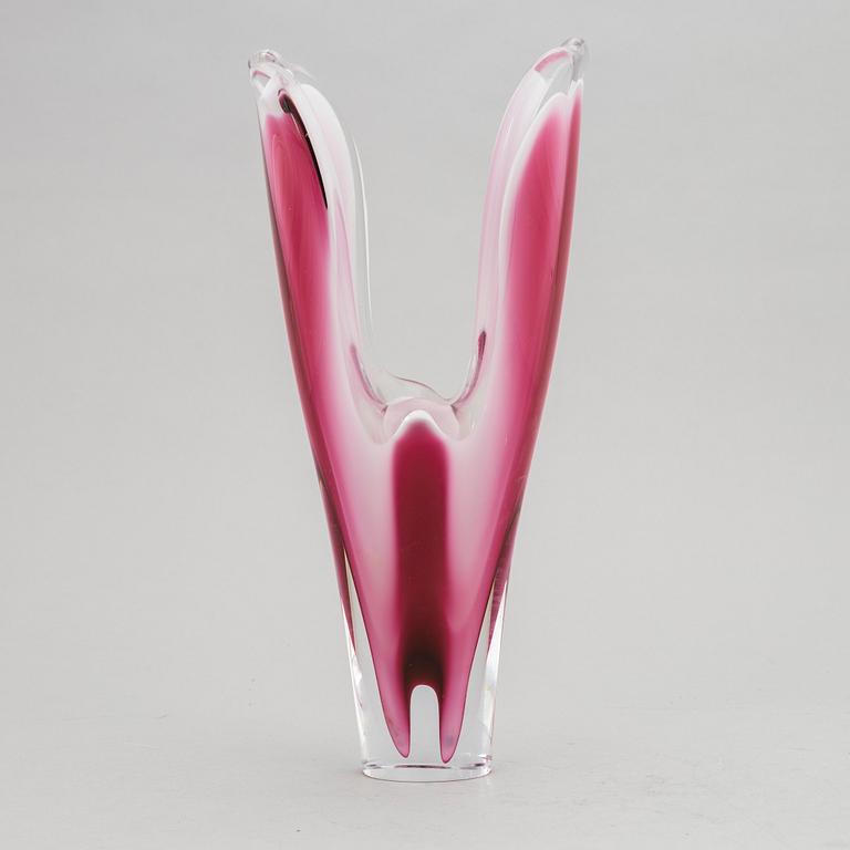 Paul Kedelv, vaser/skulpturer, 4 st, glas. Flygsfors Glasbruk.