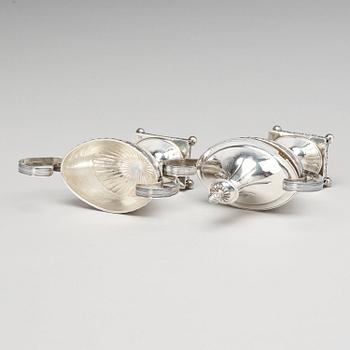 Hans Lyberg, sockerskålar med lock, ett par, silver, Borås 1805. Sengustavianska.