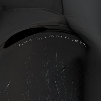 Timo Sarpaneva, a 'Black bird' sculpture signed Timo Sarpaneva 1997. Nuutajärvi glass factory.