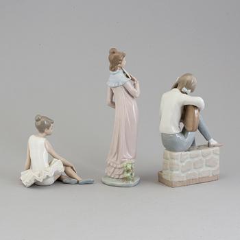FIGURER, tre stycken, porslin. NAO, Spanien, 1900-tal.