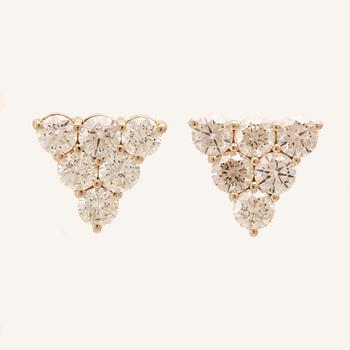 Earrings, a pair of 18K white gold with round brilliant-cut diamonds.