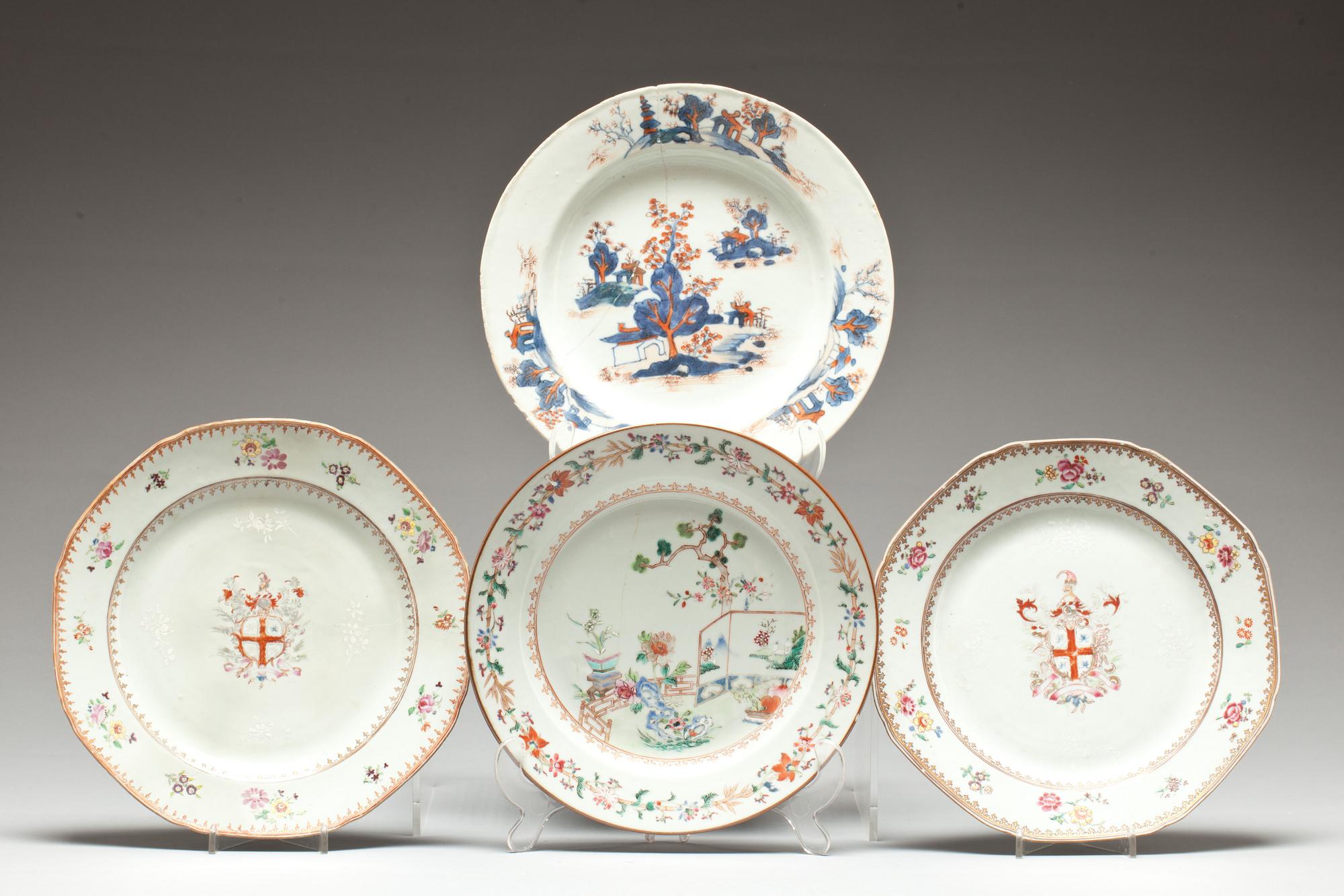 TALLRIKAR, 2+1+1. Porslin, Kina Qianlong(1736-95).