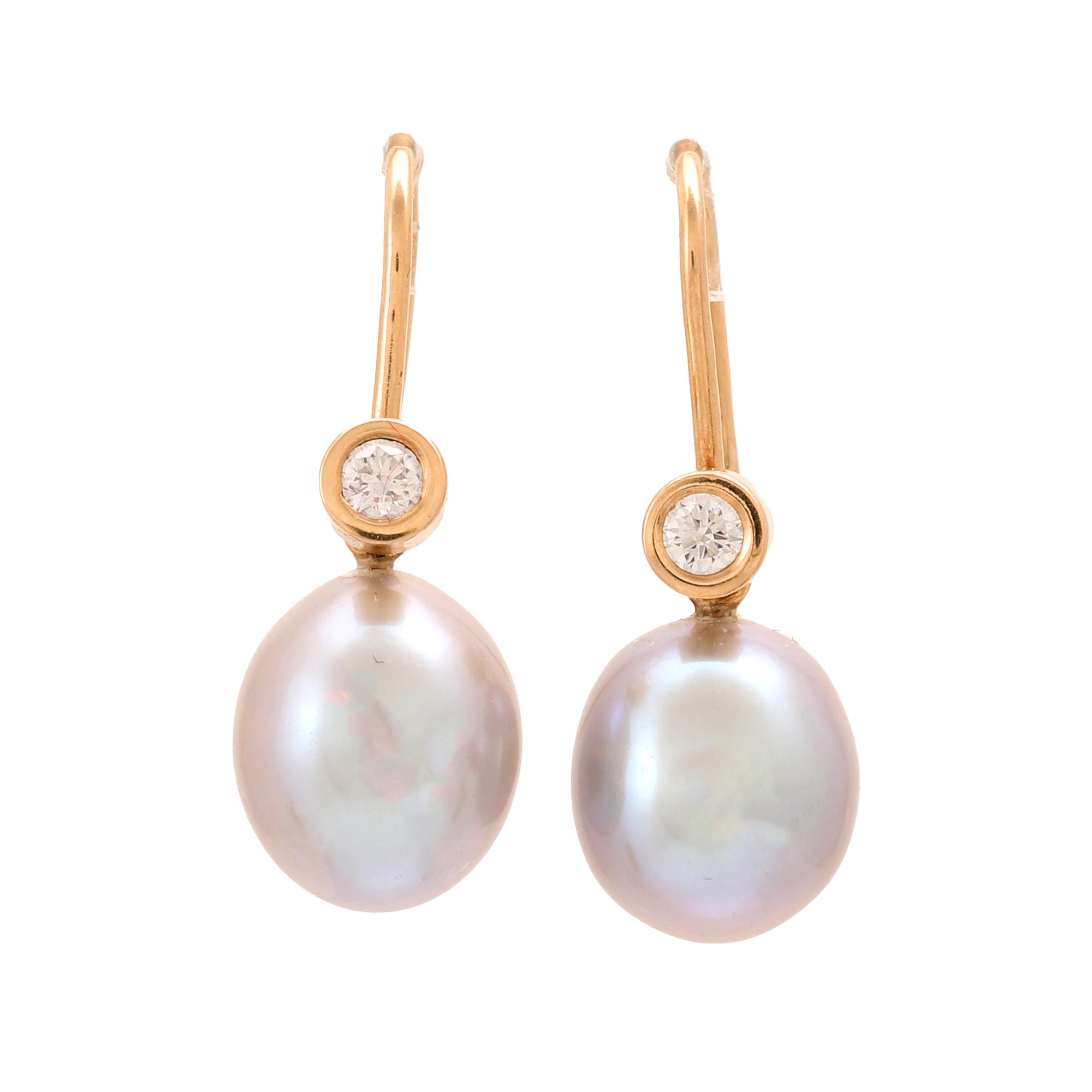 Earrings 18K gold, brilliant-cut diamonds 0.20 ct, two pairs of cultured freshwater pearls and drops of moonstone.