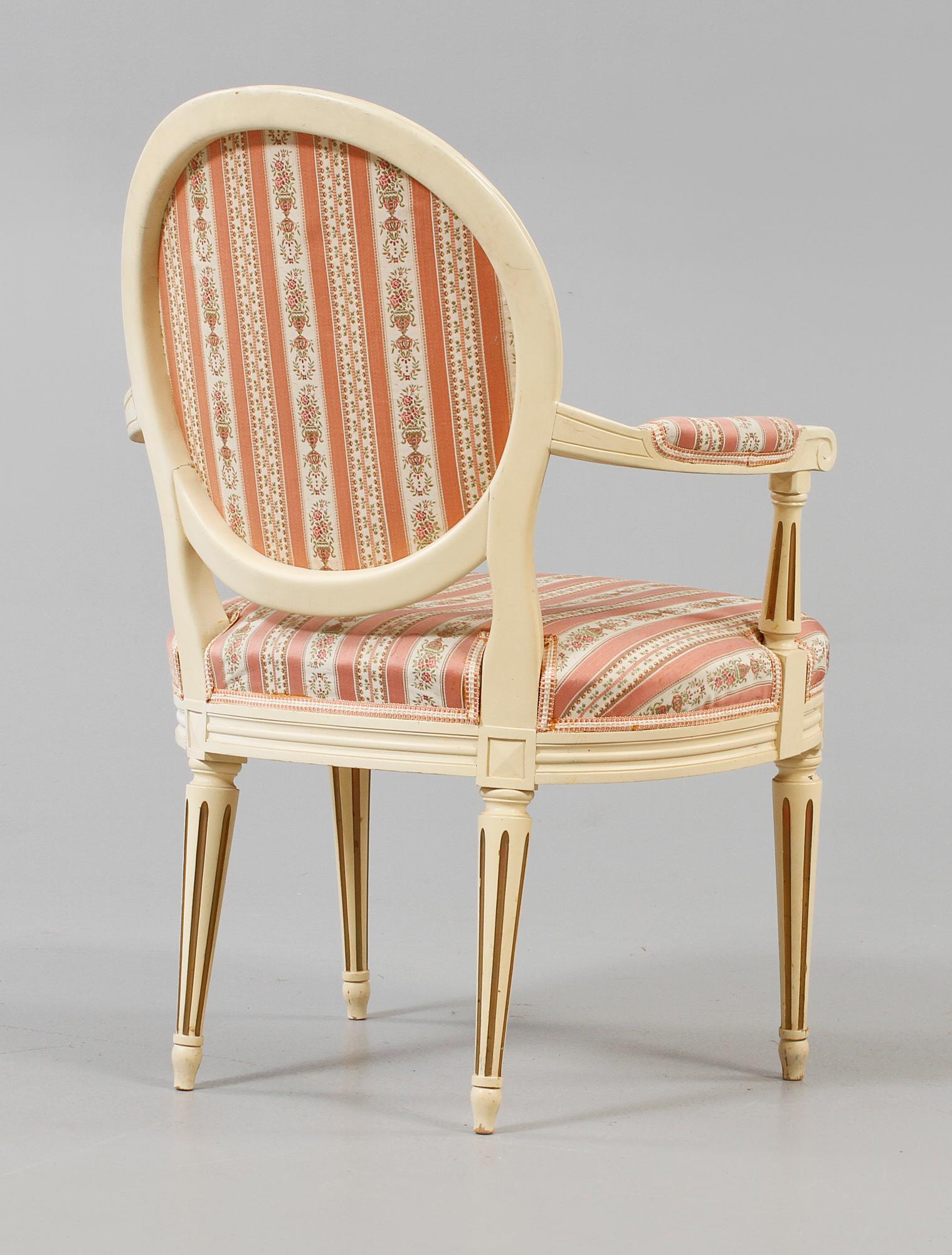 KARMSTOLAR, ett par, gustaviansk stil, 1900-tal.