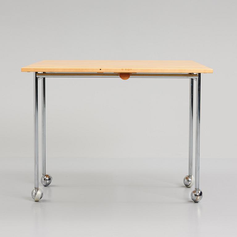 Bruno Mathsson, a drop leaf table 'Berit' in burled birch, Bruno Mathsson International, Sweden.