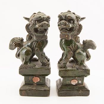 A pair of Chinese joss stick holders, late Qing dynasty/early 20th Century.