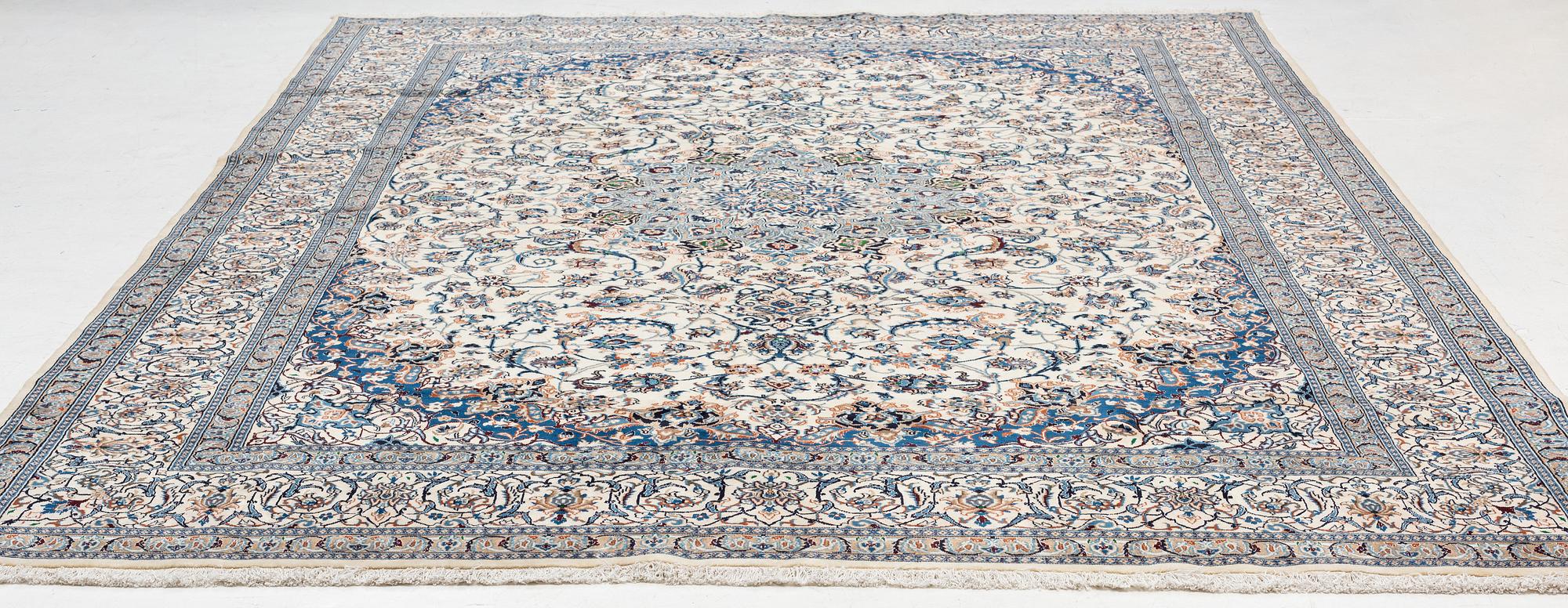 Rug, Nain, approx. 403 x 288 cm.