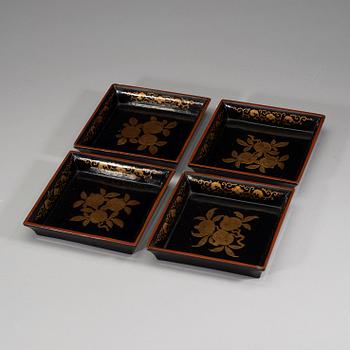 A black and gold lacquer box and cover containing a cabaret, late Qing dynasty (1644-1912).