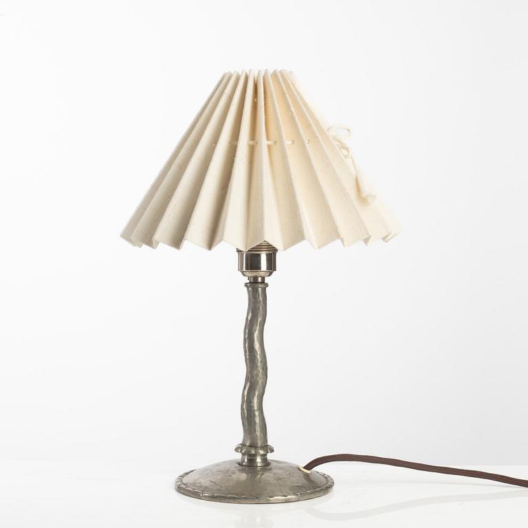 Harald Notini, bordslampa, modell "6892", Arvid Böhlmarks Lampfabrik, Stockholm 1920-tal.