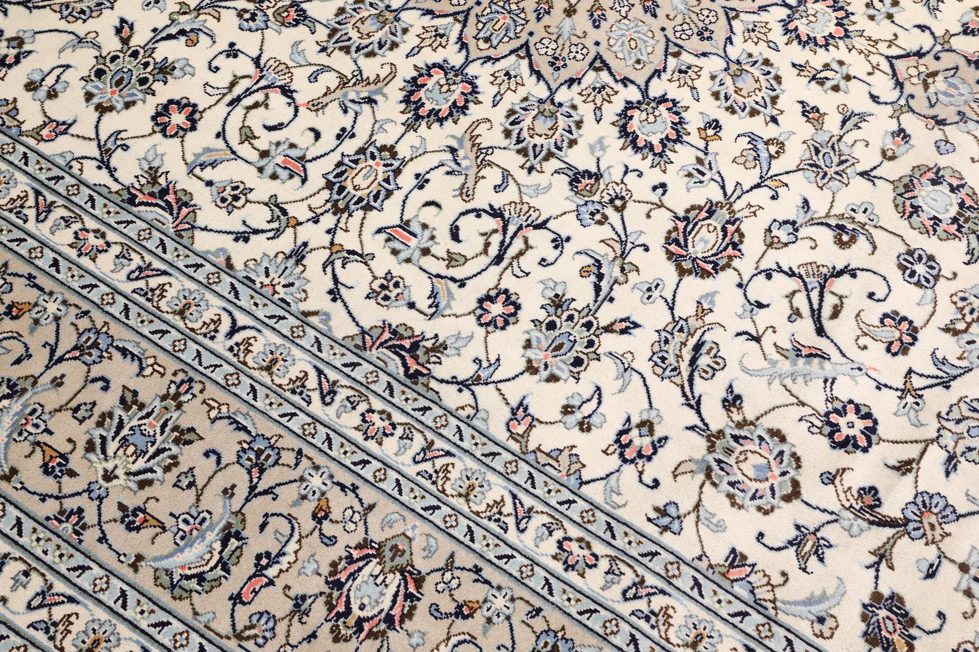 A Keshan carpet, approx. 355 x 250 cm.