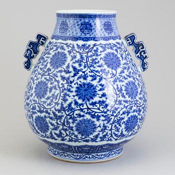 A large Chinese 20th century blue and white porcelain vase.