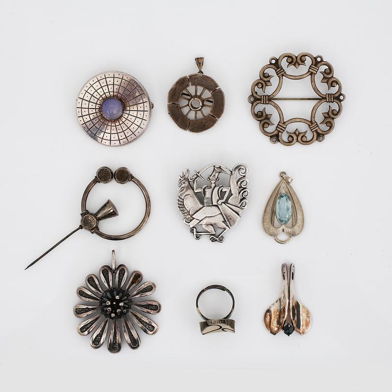 PARTI SILVERSMYCKEN, 8 delar, bl.a Per Sköld för Michelsen Aktiebolag, Stockholm, 1955. Total vikt ca 99 gram.