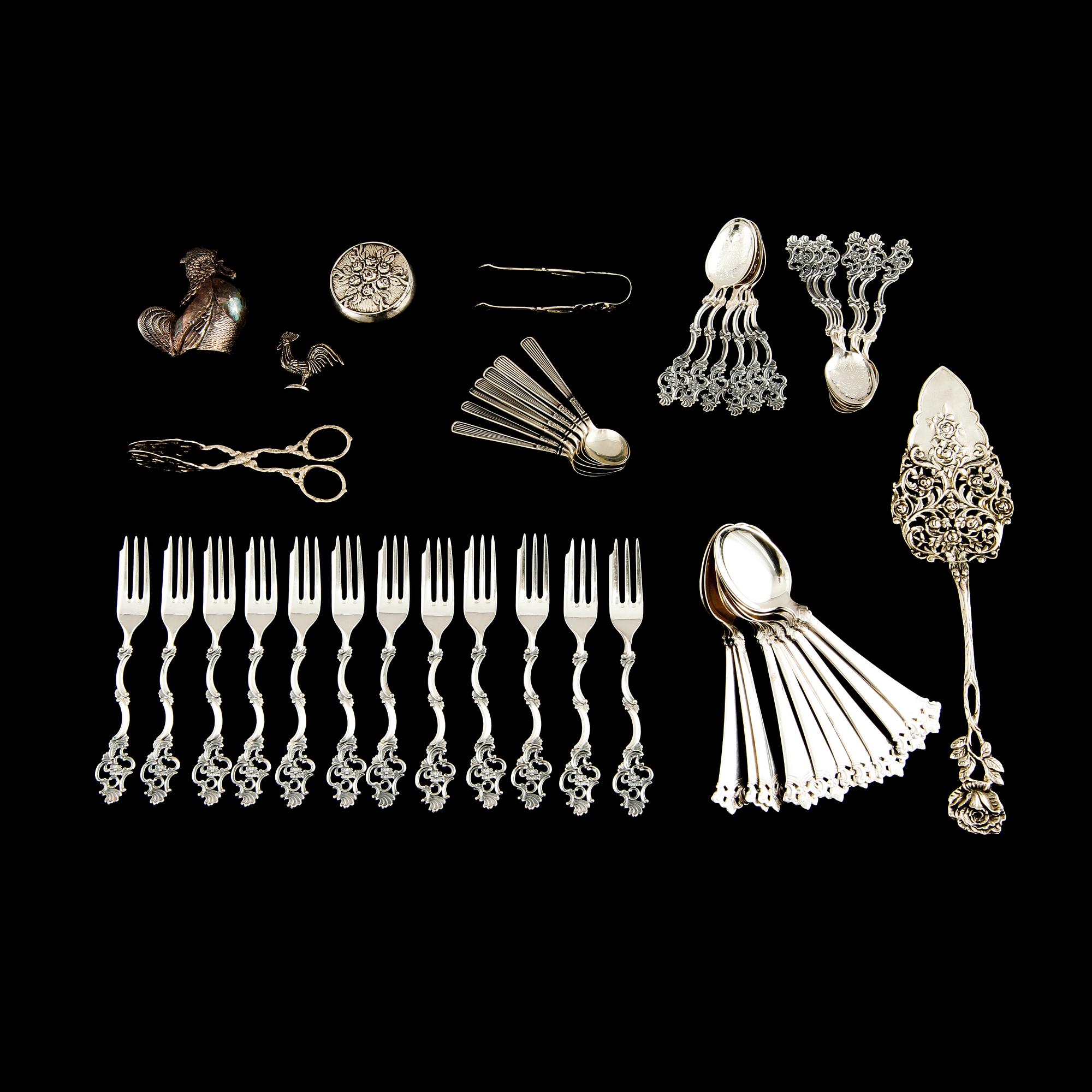 PARTI SILVER, 49 delar, delvis låghaltigt, 1900-tal. Vikt  910 g.