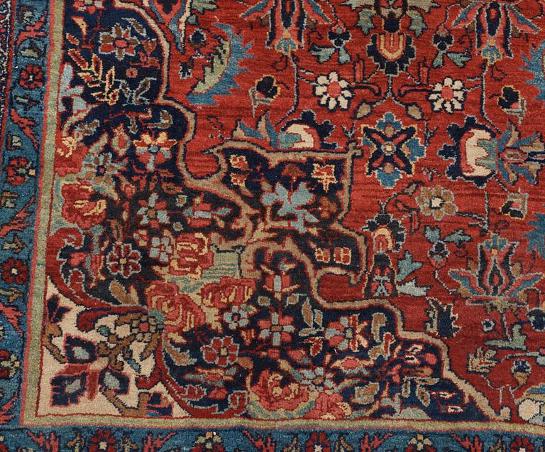 SEMI-ANTIQUE BIDJAR. 364 x 266 cm.