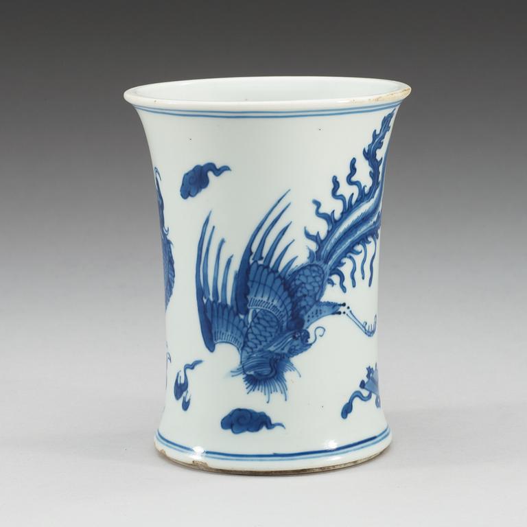 A blue and white brushpot, Qing dynasty, Kangxi (1662-1722).