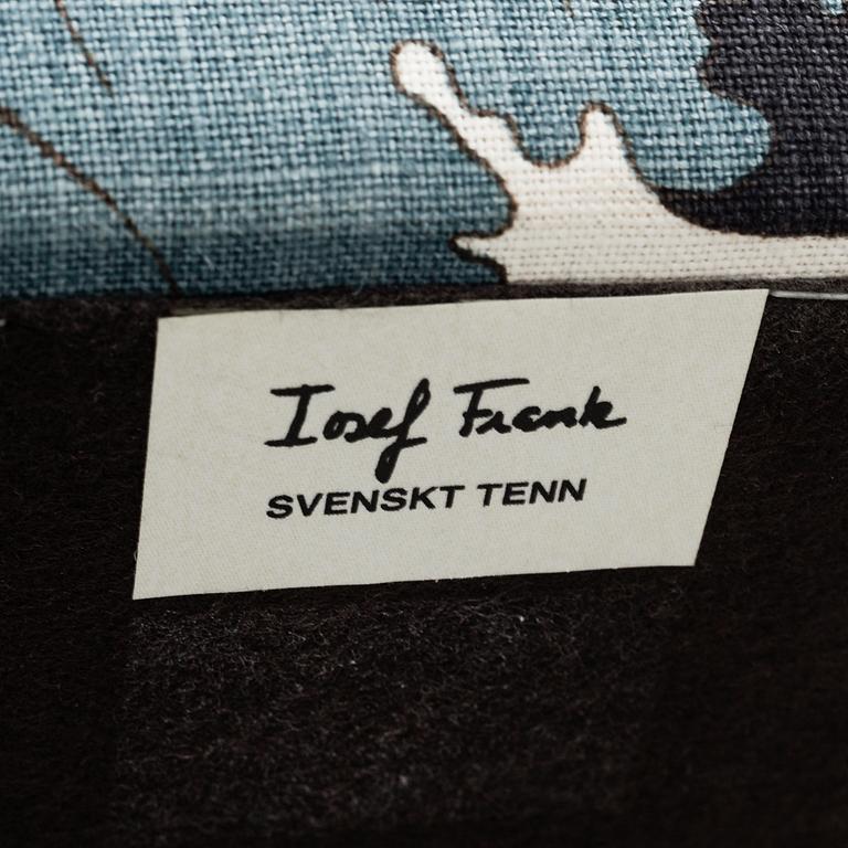 JOSEF FRANK, fåtölj med fotpall, modell "568", Firma Svenskt Tenn.