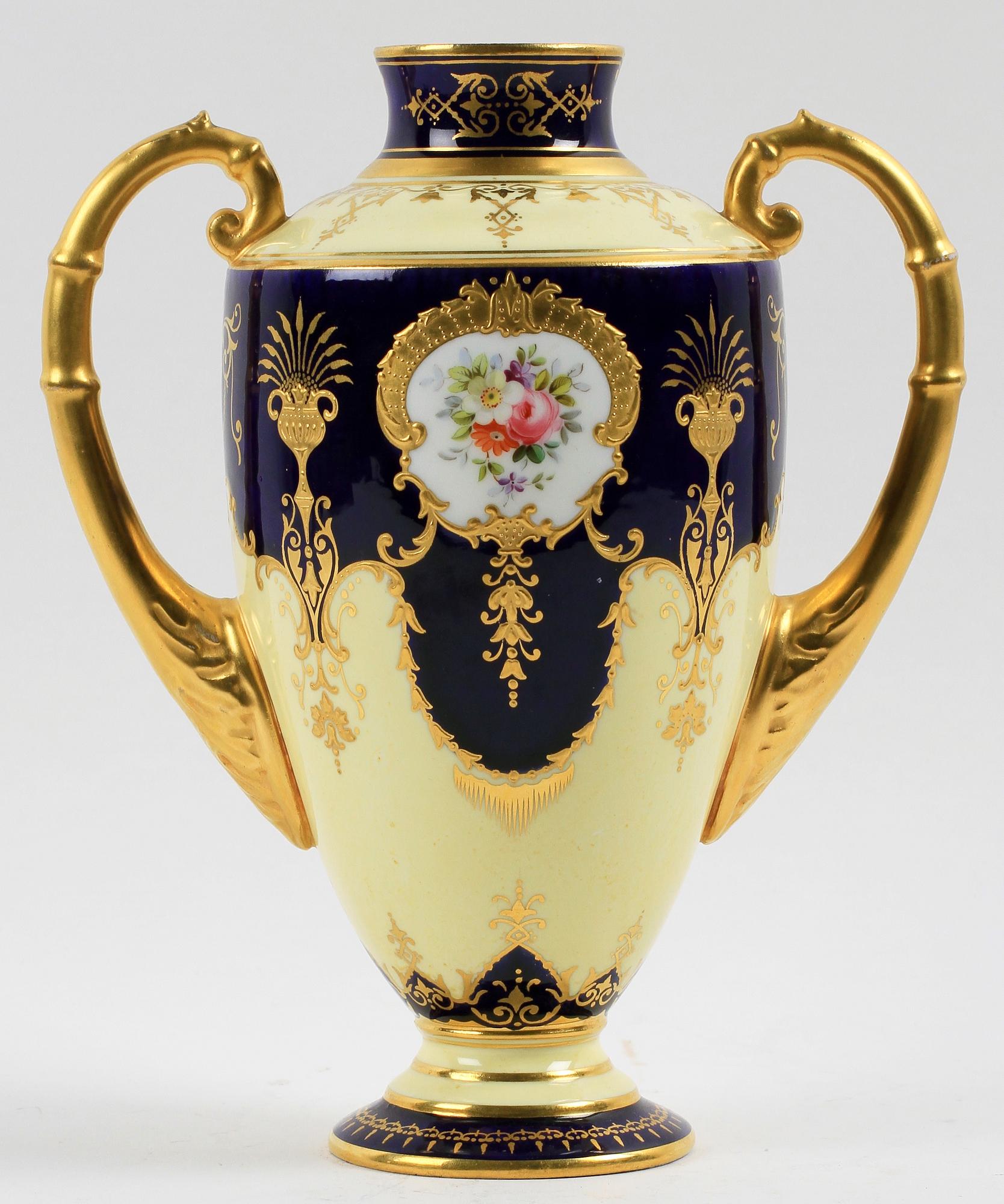PRAKTURNA, porslin, Coalport, England. 1800/1900-tal.