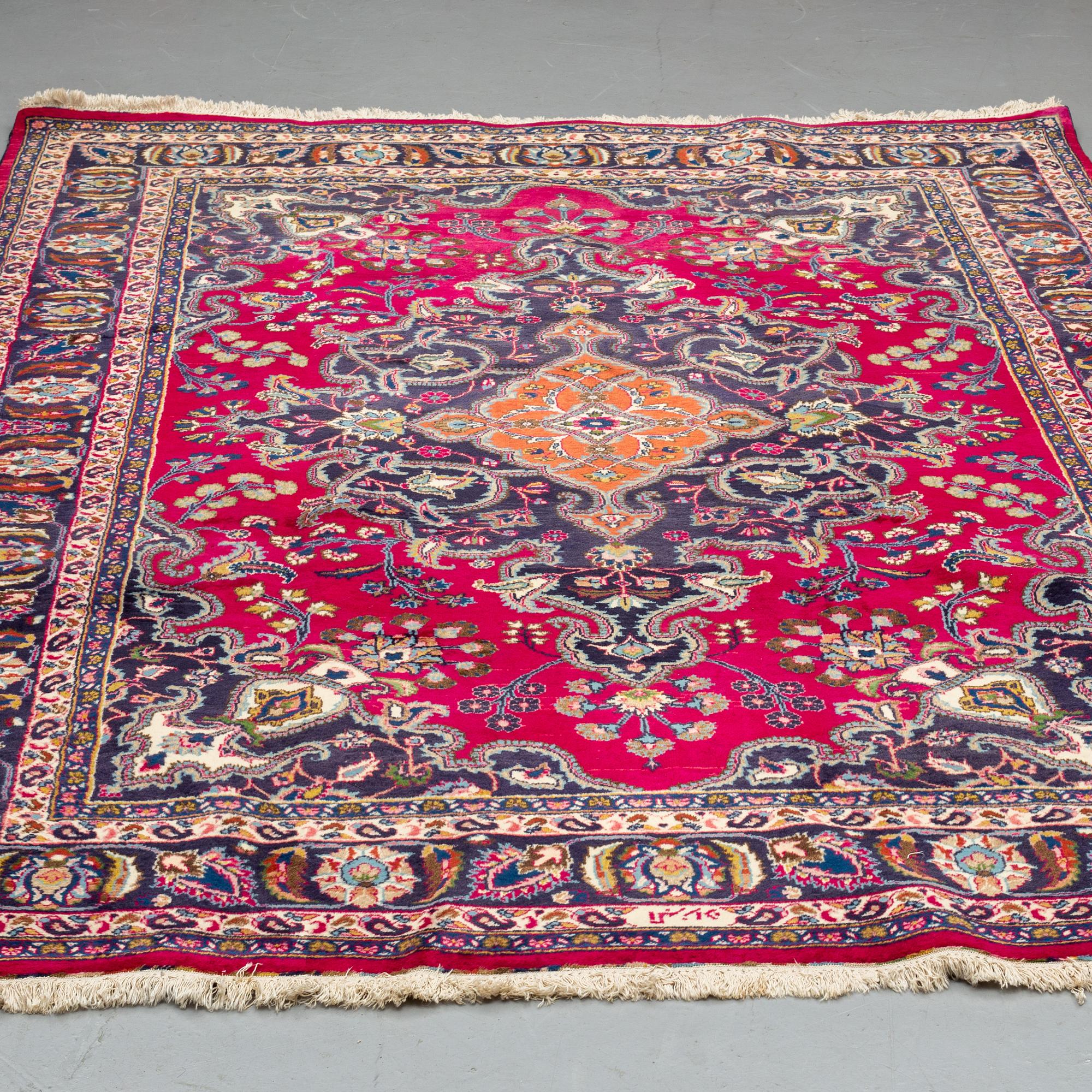 A CARPET, Old Mashad, ca 299 x 206 cm.