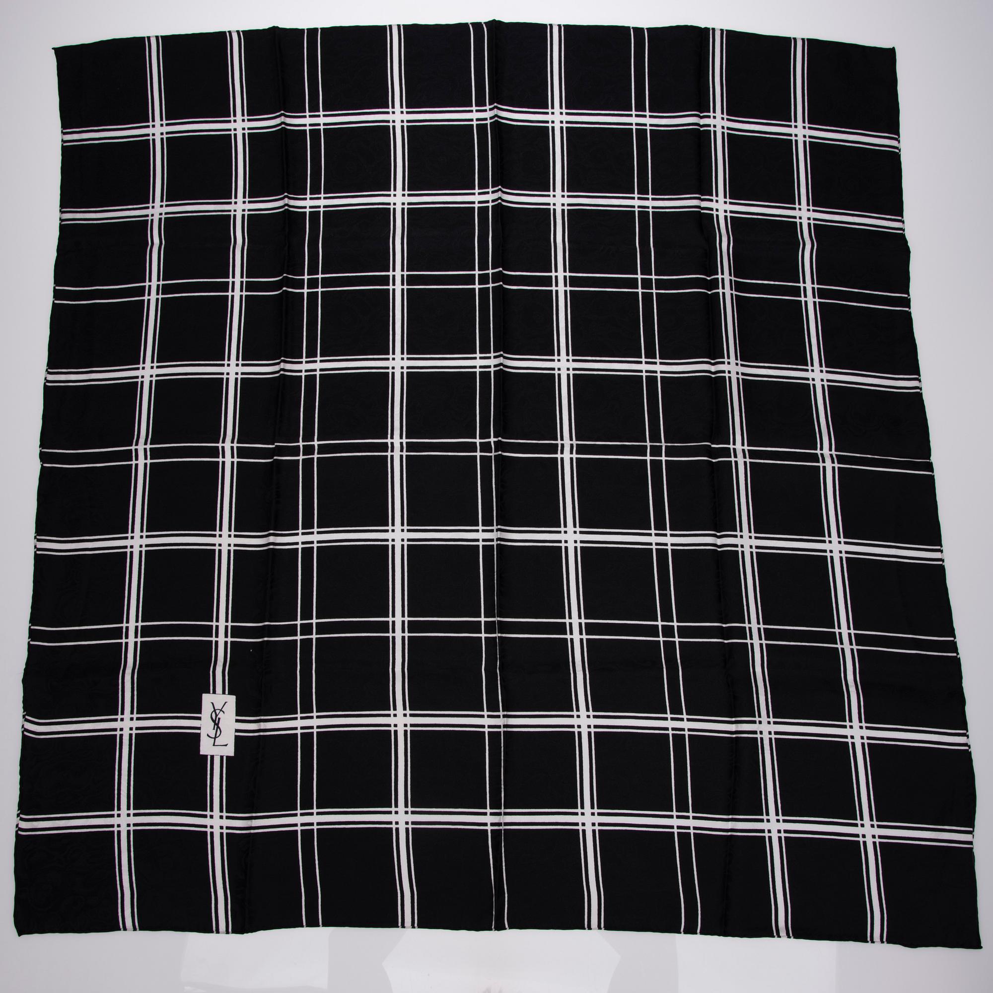 SCARF, 2 st, Yves Saint Laurent.