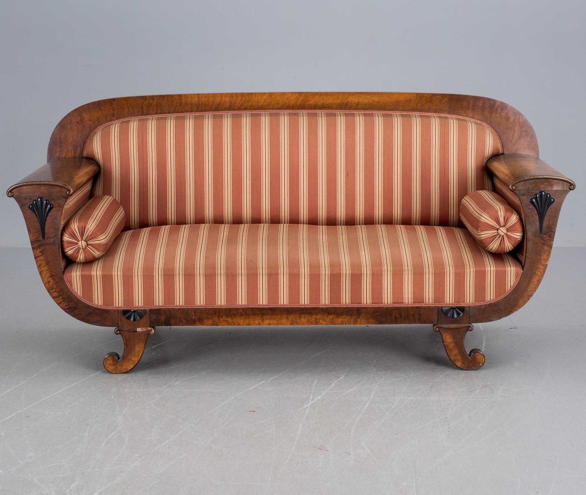 SOFFA, Karl Johan-stil, 1900-tal.