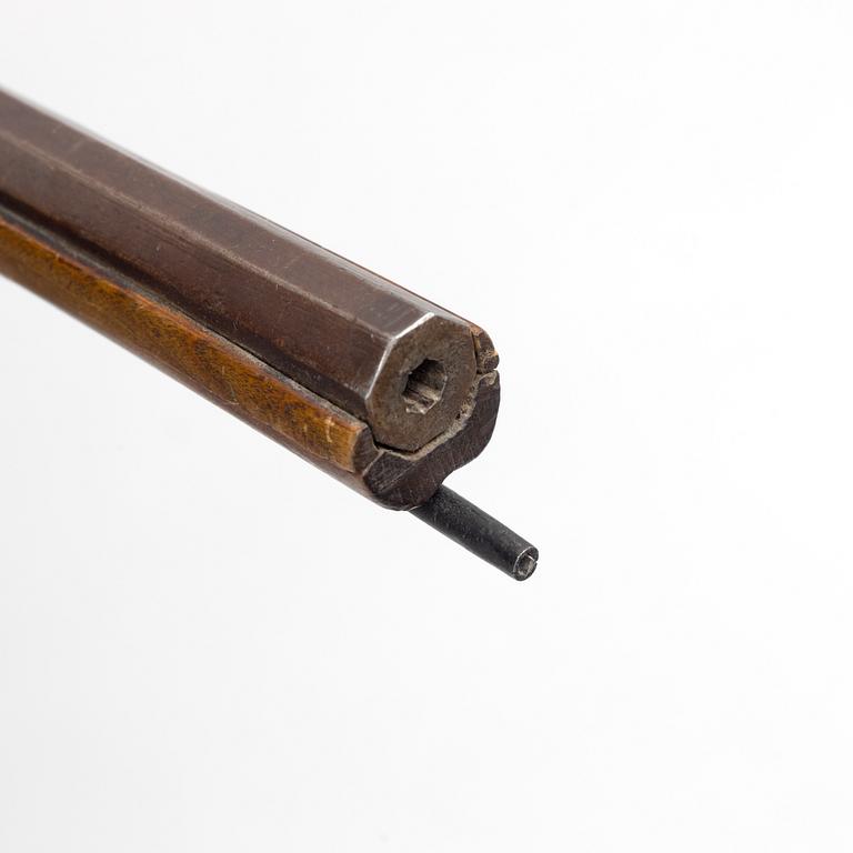 A Percussion rifle, 19th century.