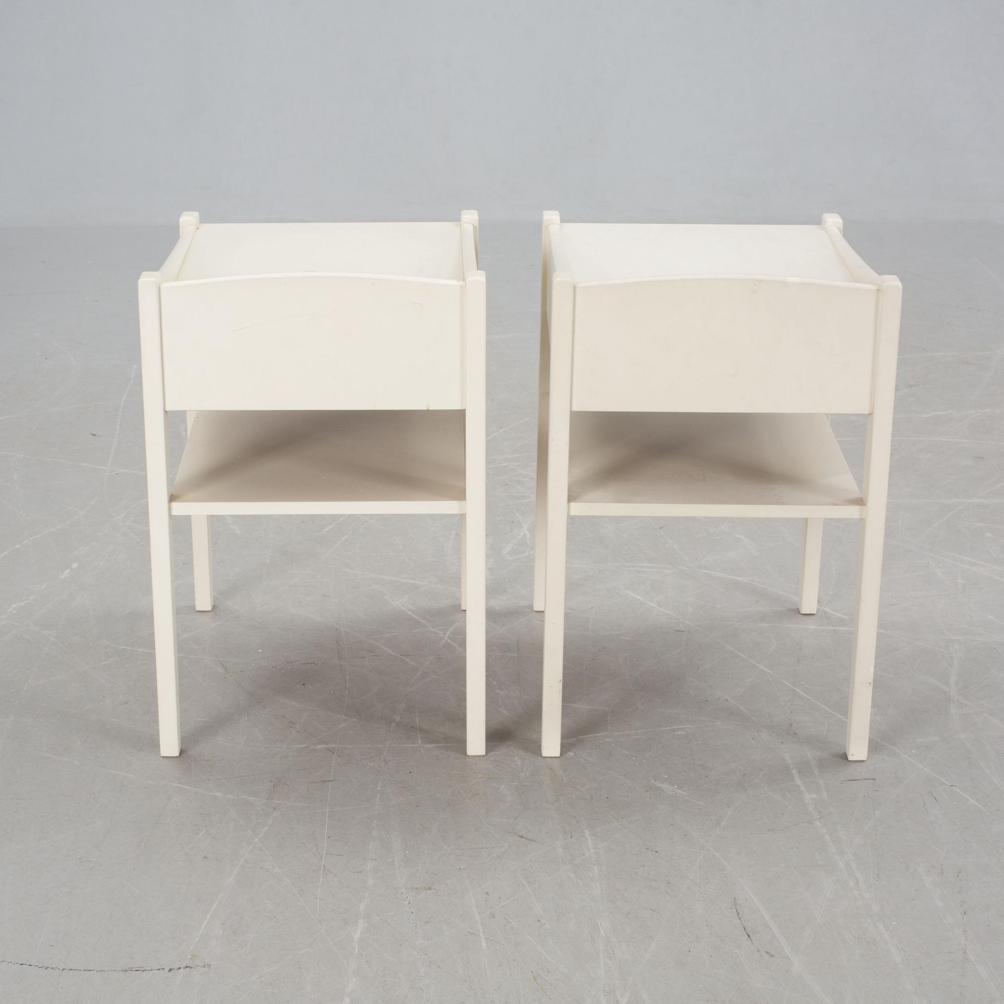 SÄNGBORD, ett par, 1900-talets andra hälft.