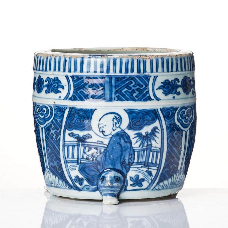 A blue and white tripod censer, Ming dynasty, Wanli (1572-1620).