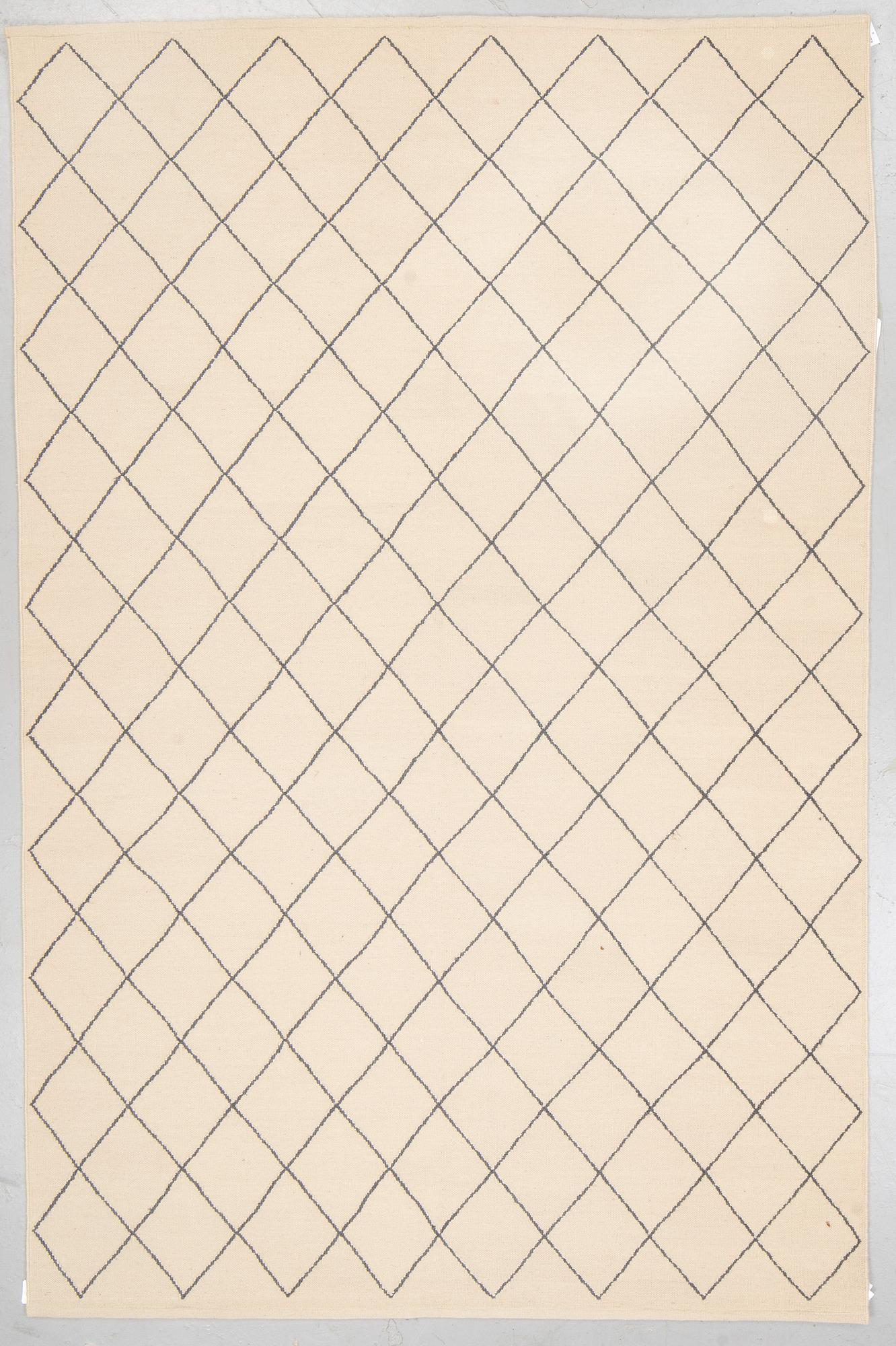 Carpet, Flat weave, 'Diamond -OffWhite/Grey', Chharwall & Jonsson, ca 282 x 184 cm.