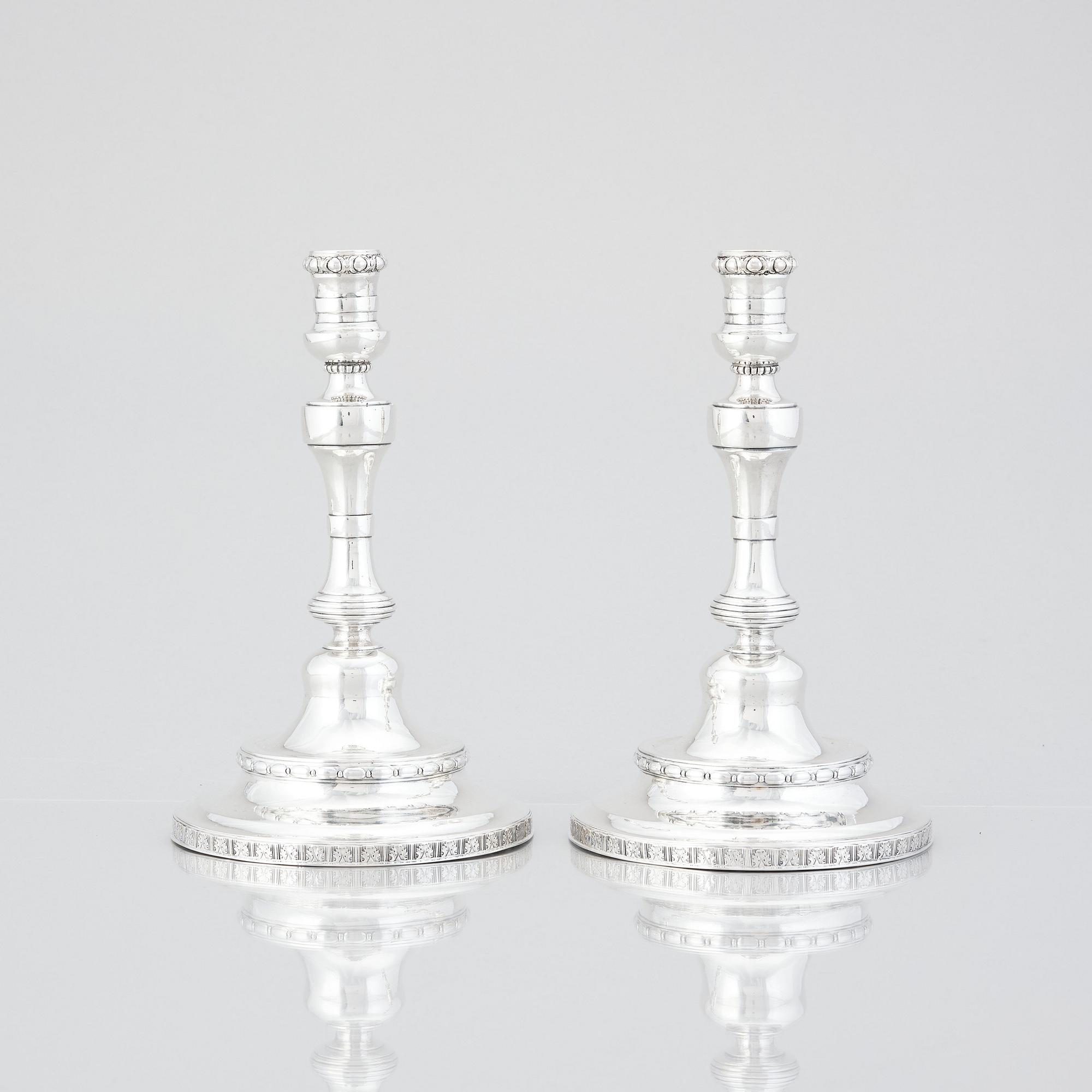 Pehr Zethelius, ljusstakar, ett par, silver, Stockholm 1775. Rokoko.