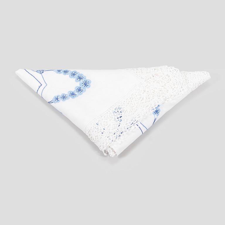 Harriet Bing, astiasto, 110 osaa, "Empire" posliini,  ja pöytäliina, Bing & Grøndahl Tanska.