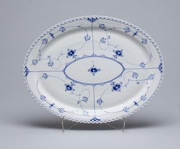 SERVIS, ca 65 delar. Musselmalet. Royal Copenhagen, Danmark.