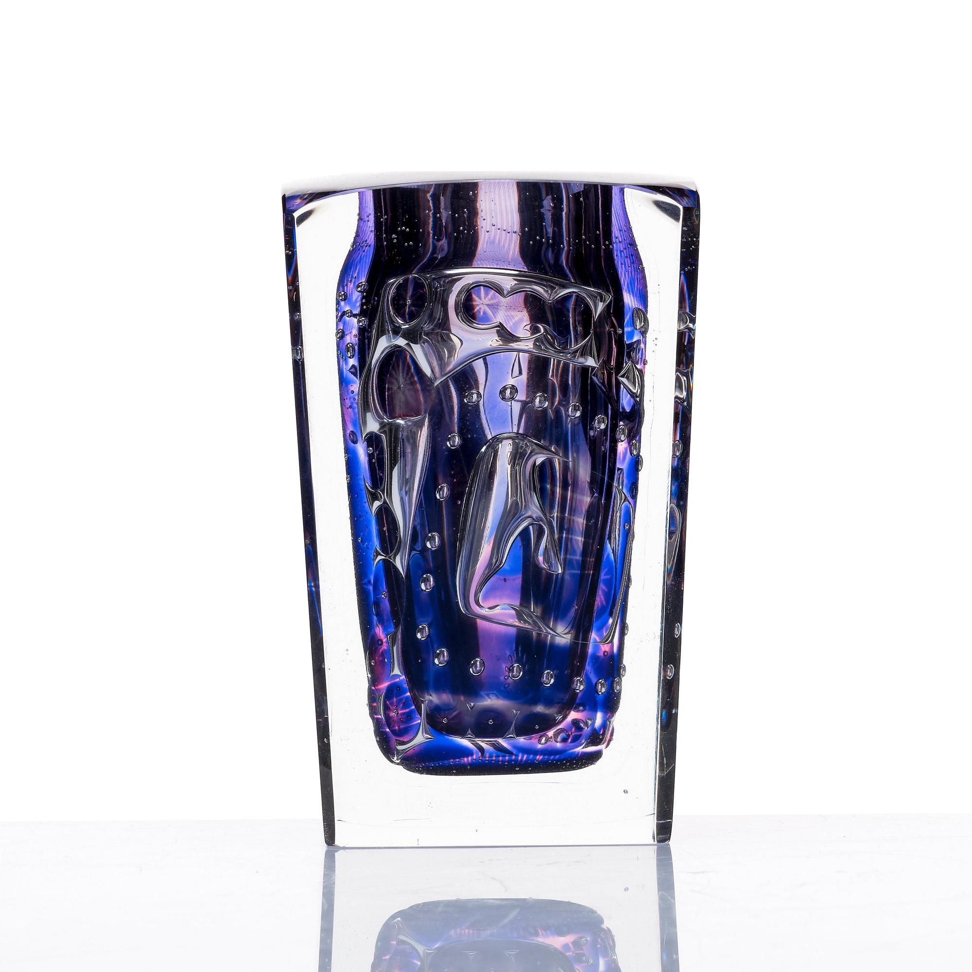 Edvin Öhrström, an 'Ariel' glass vase, Orrefors 1952.