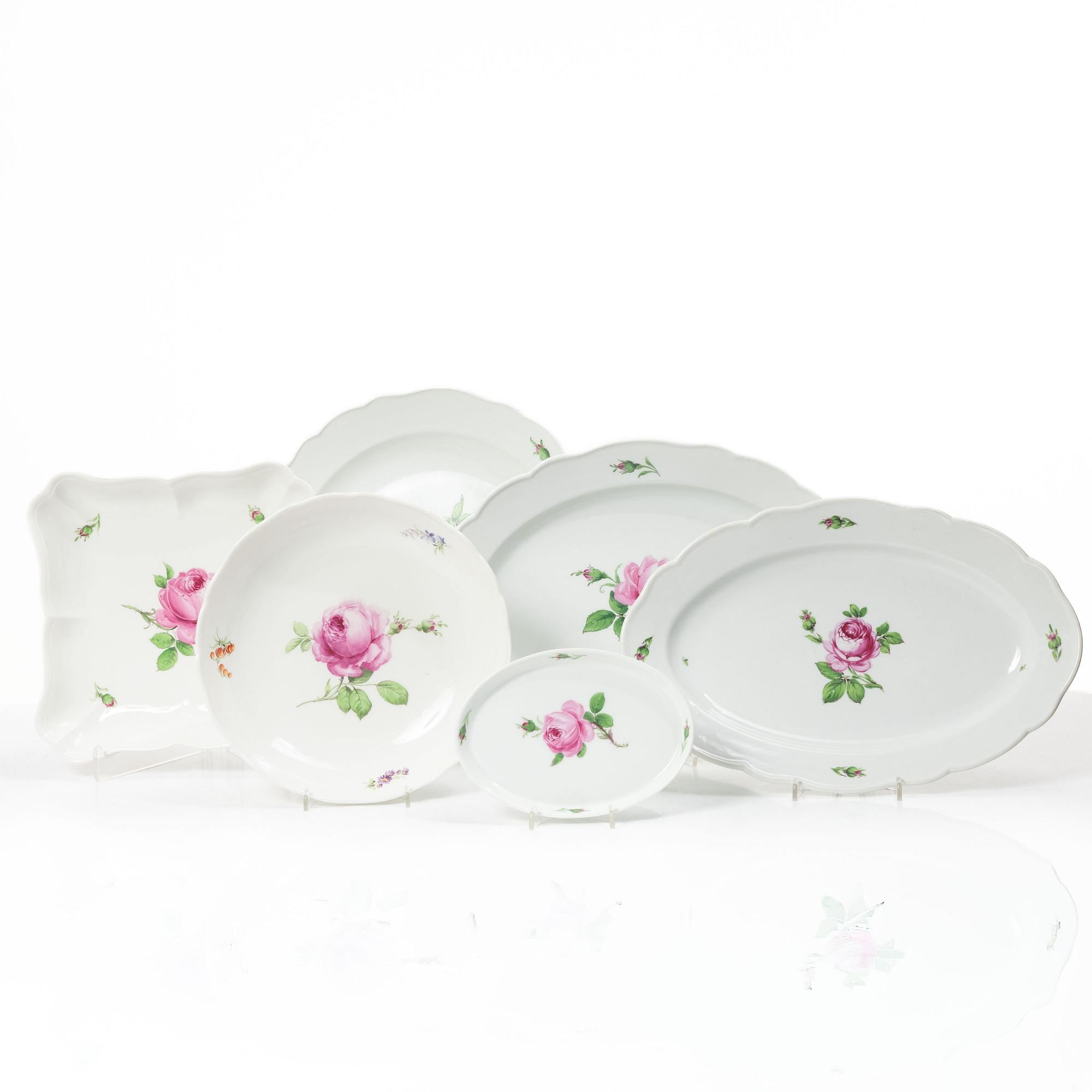 Meissen, Tea and coffee service, approx. 93 pieces, porcelain, “Meissen Rose” (Rote Rose/Meissener Rose).