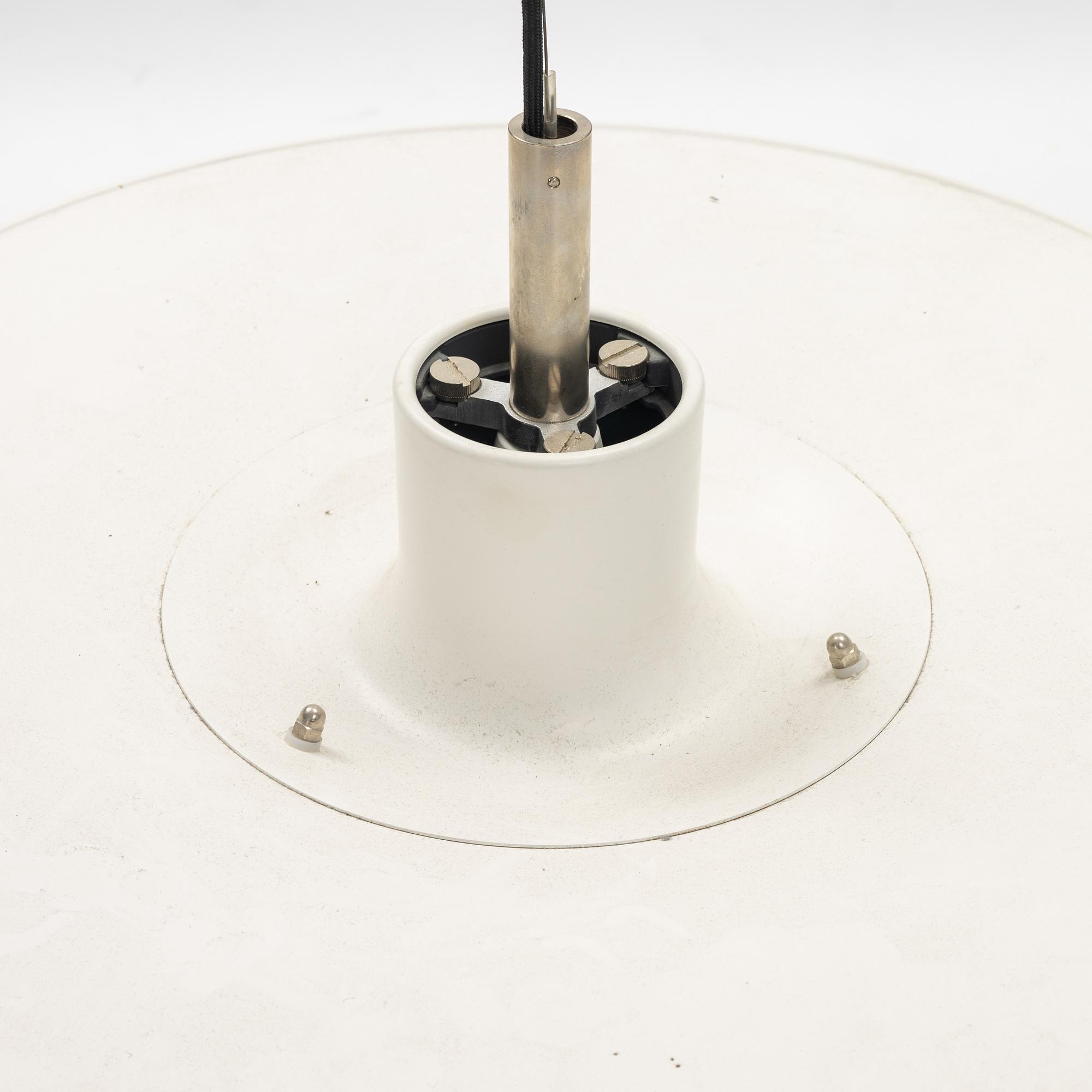 Poul Henningsen, taklampa, "Charlottenborg PH 6 ½-6", Louis Poulsen, Danmark.