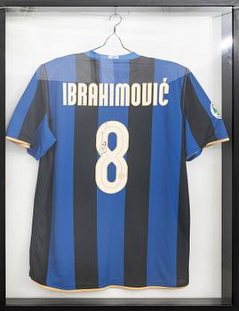 Inter match shirt, signed by Zlatan Ibrahimović  2006.