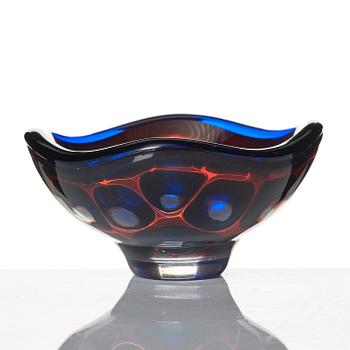 Sven Palmqvist, a 'ravenna' glass bowl, Orrefors 1954, no 672.