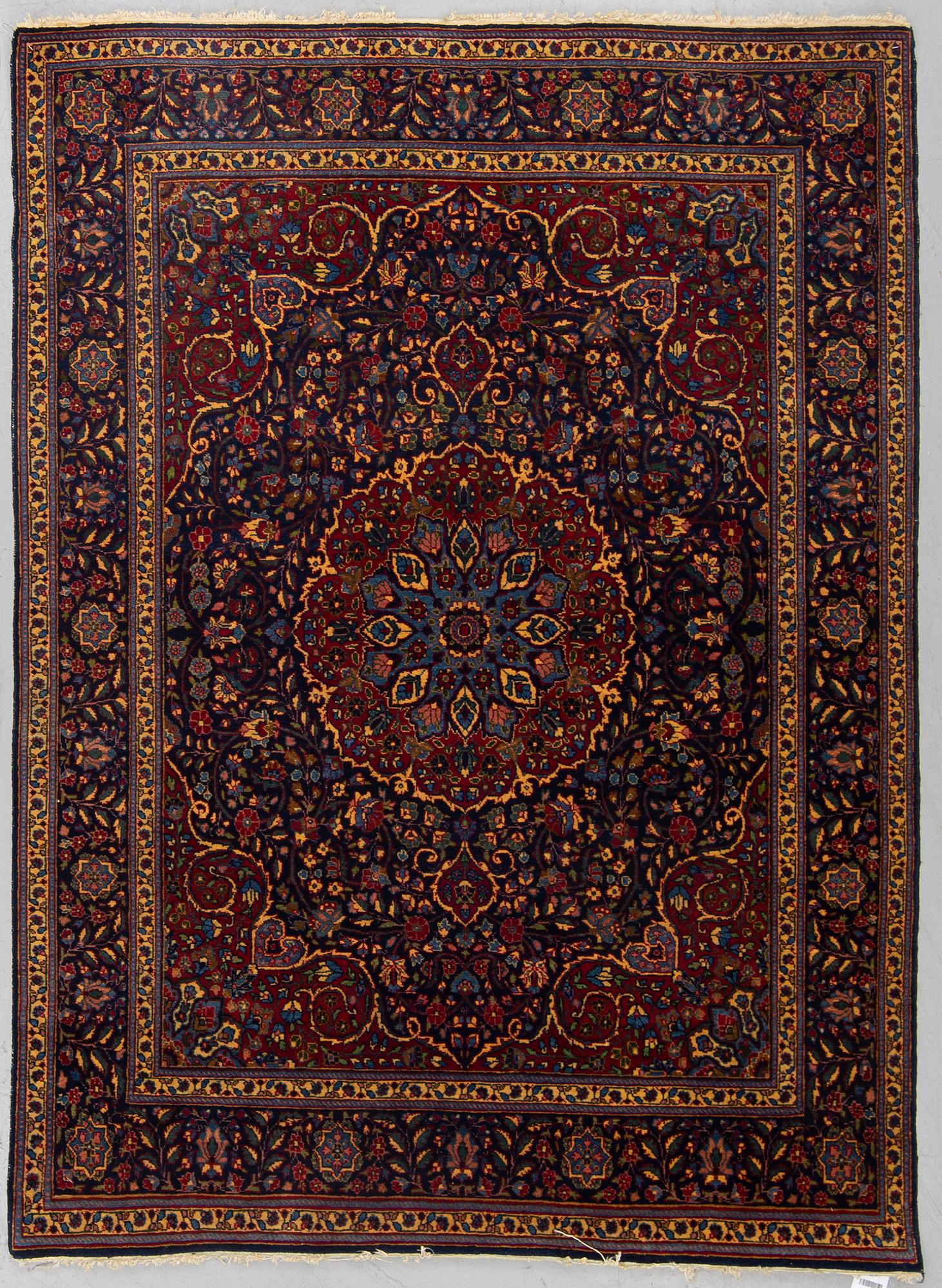 A RUG, semi-antique west persian, ca 190 x 140 cm.