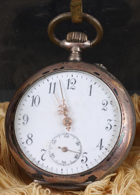 FICKUR samt FICKURSTÄLL. 1900-tal.