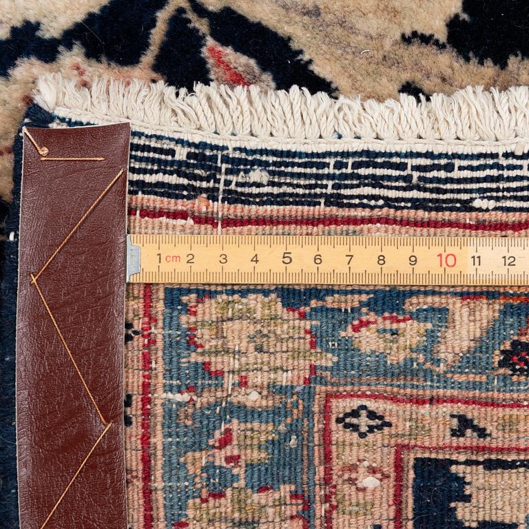Carpet, Keshan, approx. 325 x 238 cm.