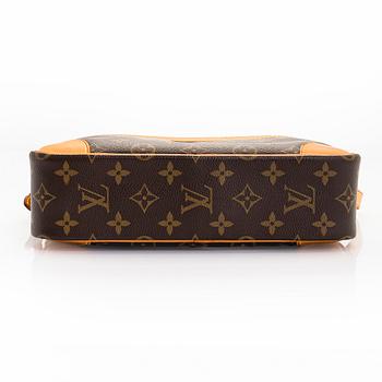 Louis Vuitton, a Monogram Canvas 'Trocadero 27' Bag.