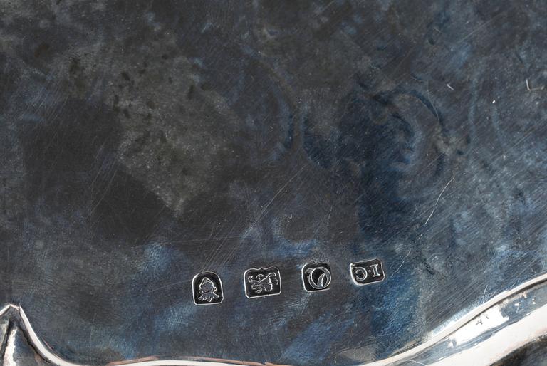 SALVER, silver. London 1771. Ca 500 gram.