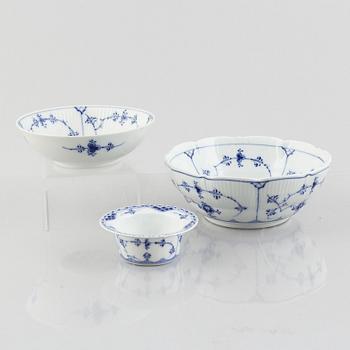 Three 'Blue Fluted' / 'Musselmalet' porcelain bowls, Royal Copenhagen, models 290, 310, 687, 1898-1923 and later.