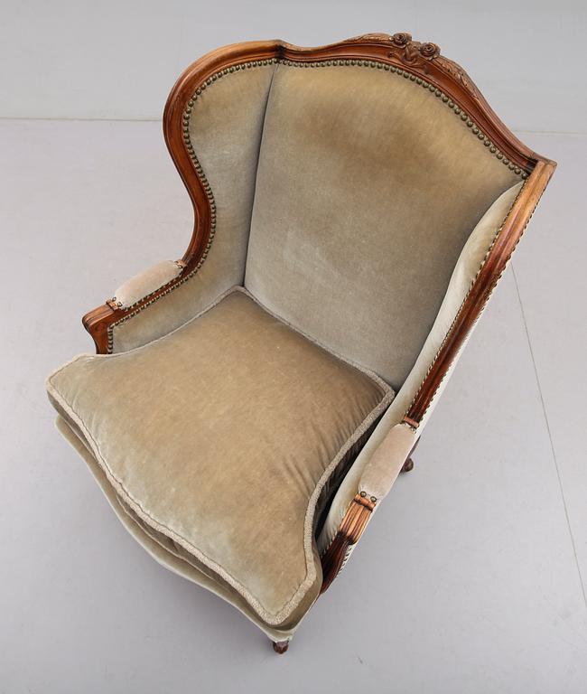 BERGERE, valnöt, rokokostil, 1900-talets andra hälft.