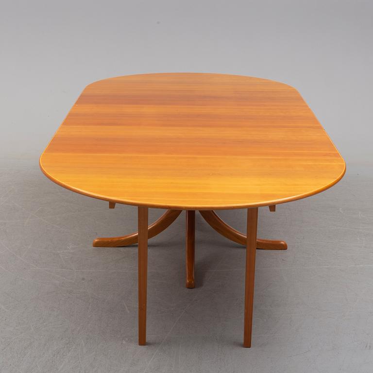 A '771' dining table by Josef Frank, Firma Svenskt Tenn.