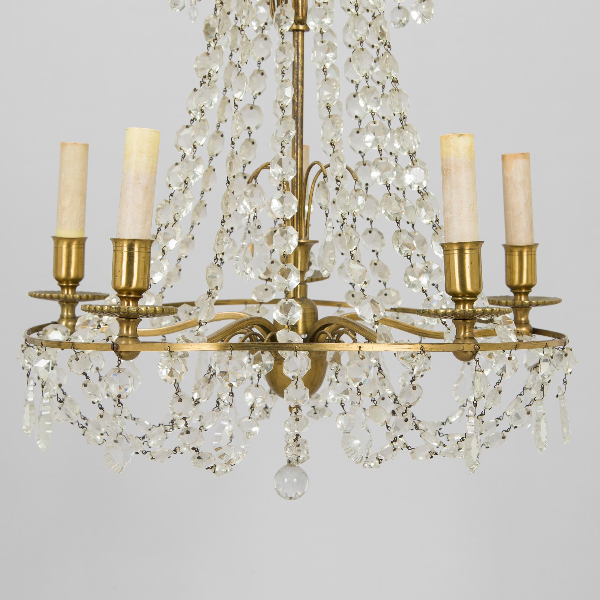 A mid-20th century chandelier.